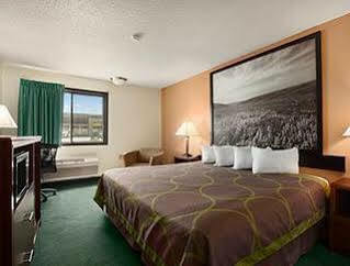 Super 8 By Wyndham Concordia Otel Dış mekan fotoğraf